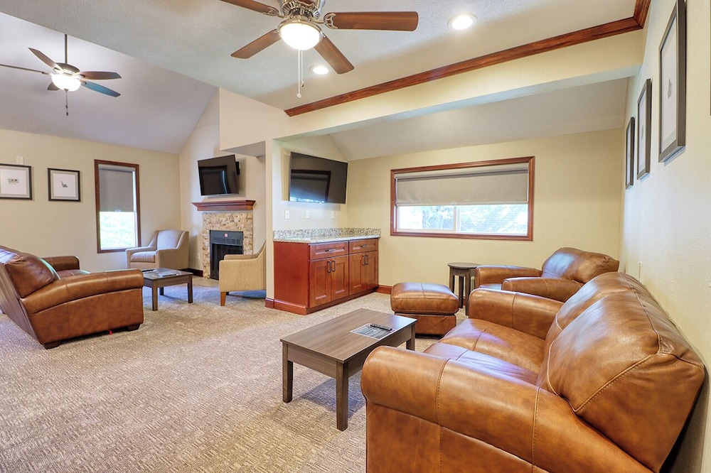 Presidential Grand Royal Penthouse