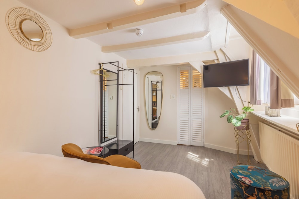 Single Room photo 2