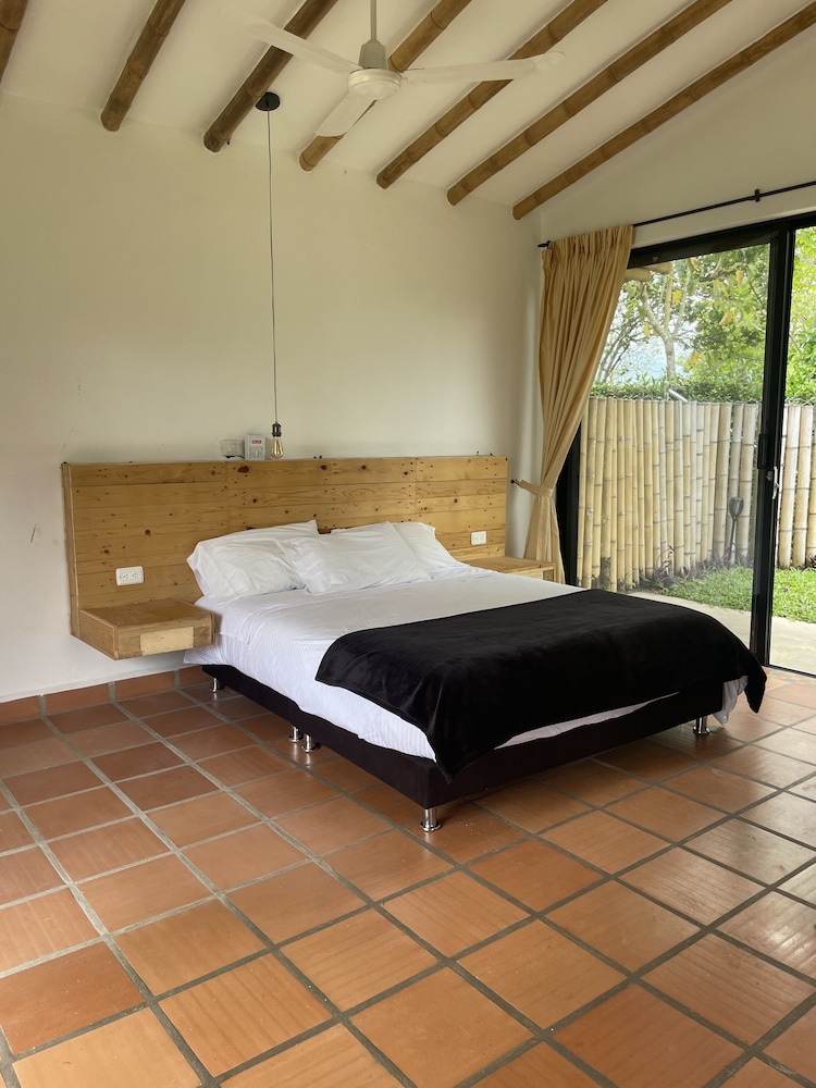 Superior Room, 1 Queen Bed photo 1