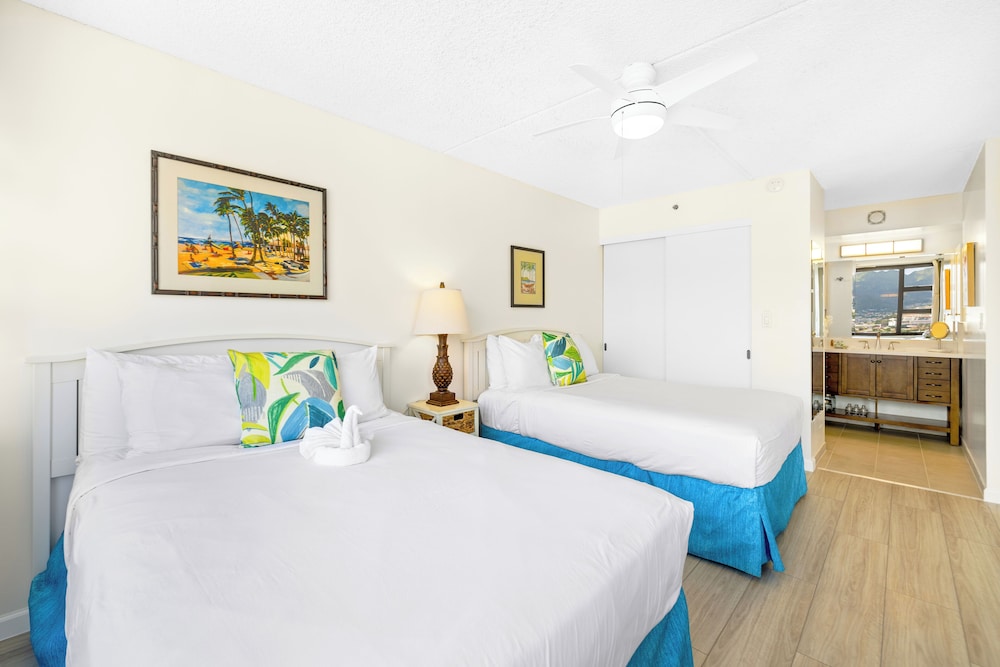 High Floor Mountain View Condo with 2 Beds and Parking: Apartment, 1 Bedroom, Air conditioning, Mountain View (0061) photo