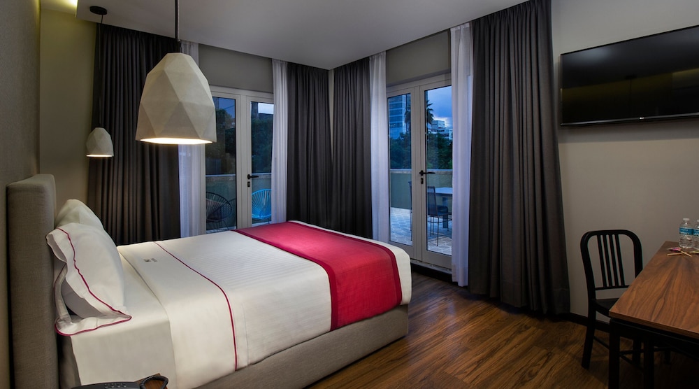 Panoramic Suite, 1 Queen Bed photo 2
