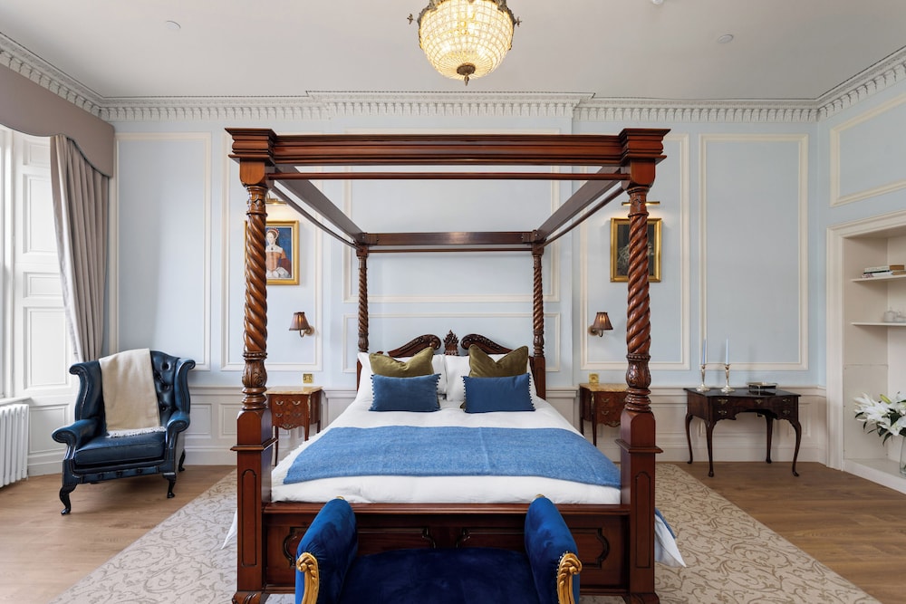 Grand Suite, Kitchen, Park View