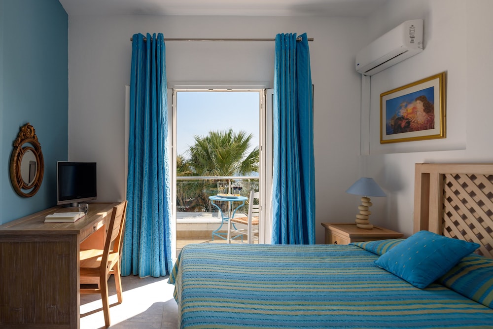 Superior Double Room, Sea View - Photo 10