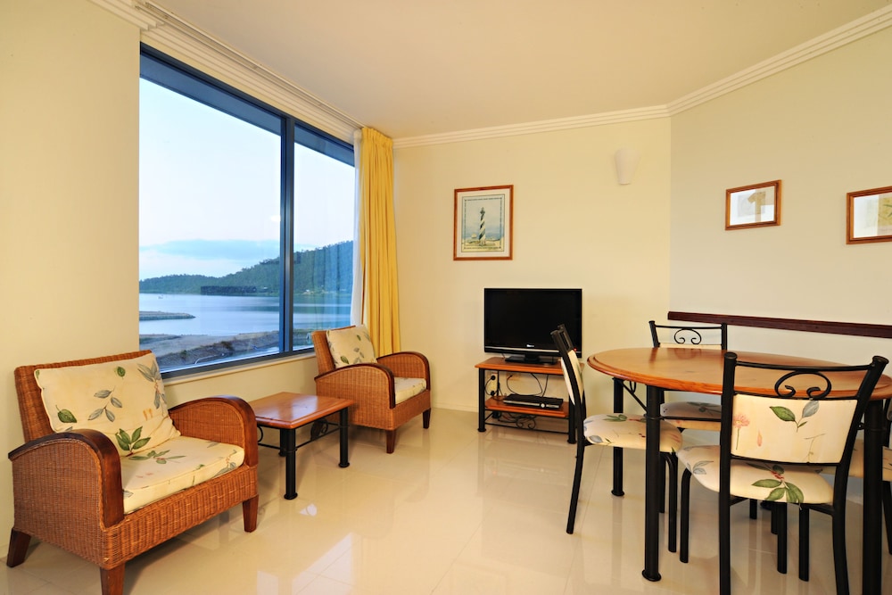 Apartment, 1 Bedroom, Ocean View - Photo 3