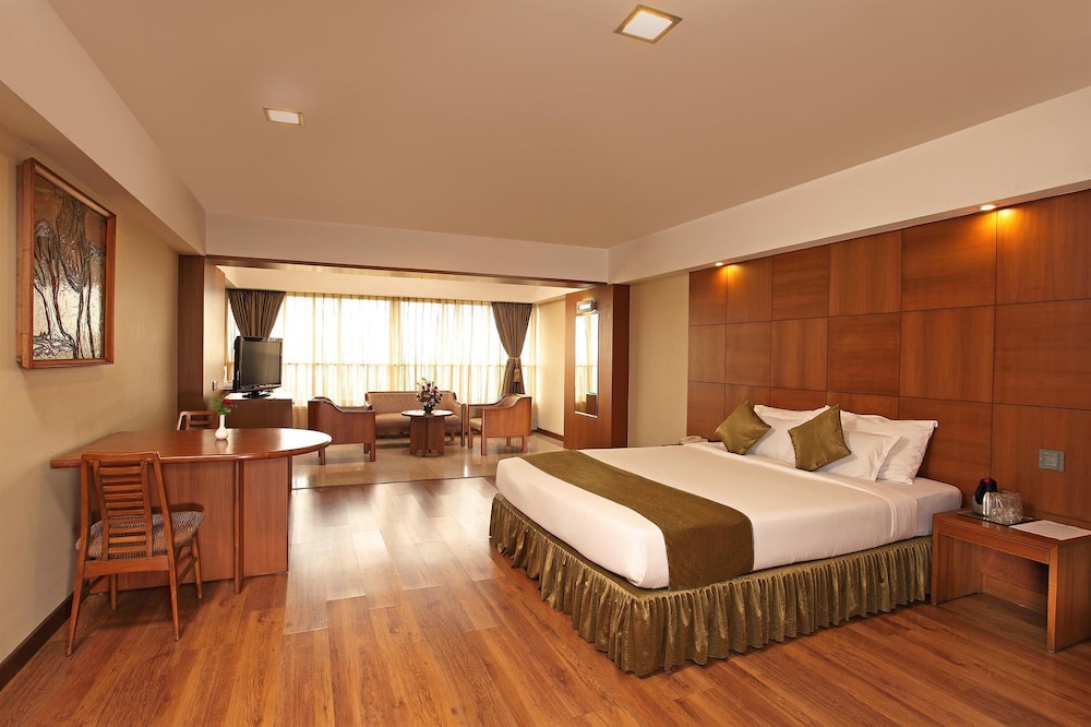Executive Room - Photo 6
