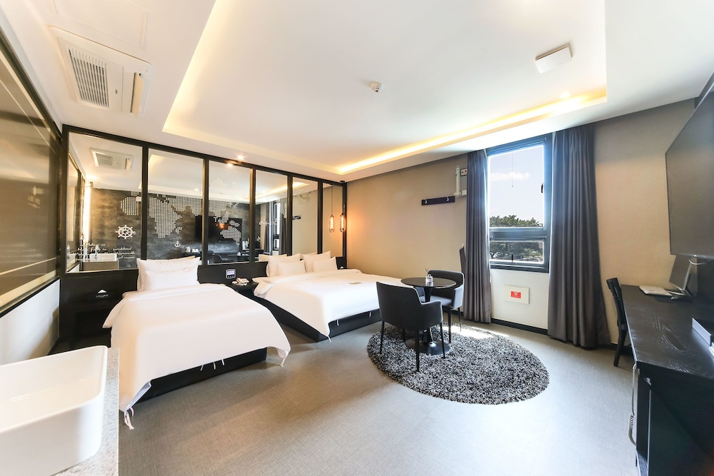 Deluxe Twin Room - Photo 1