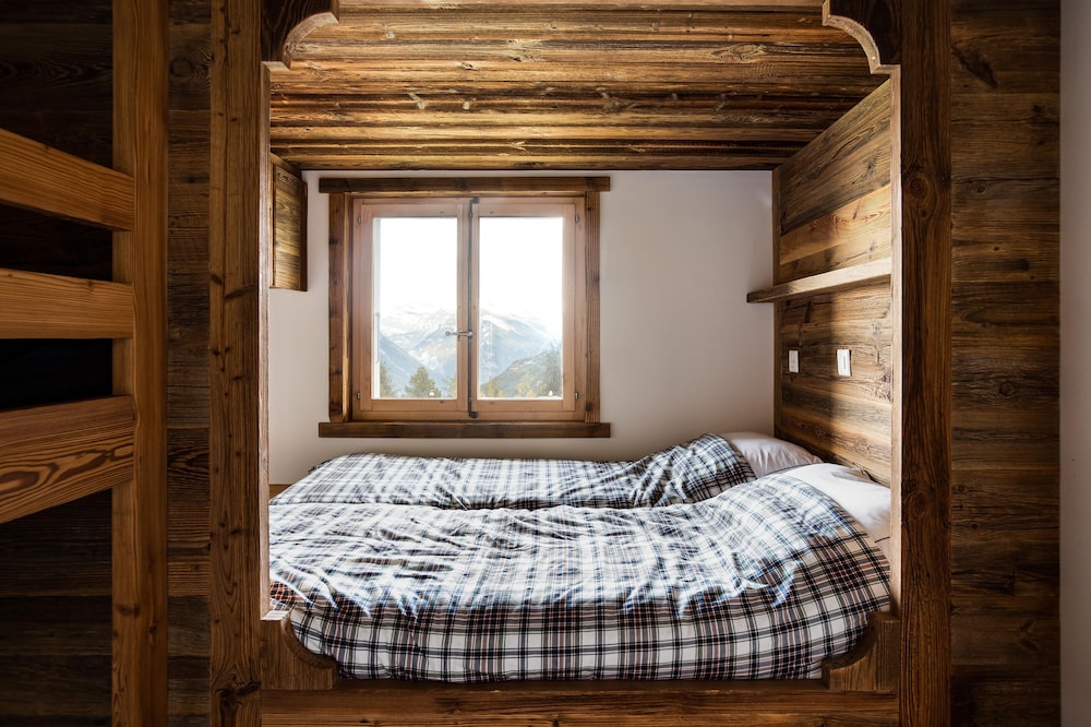 Chalet (5 Bedrooms) photo 3