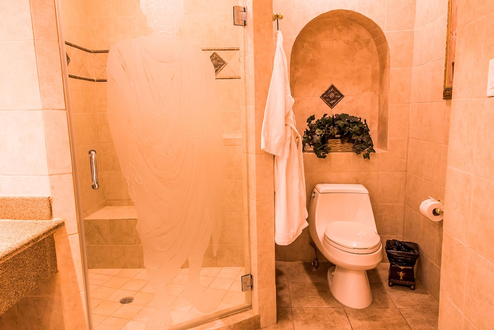 Honeymoon Suite photo 3