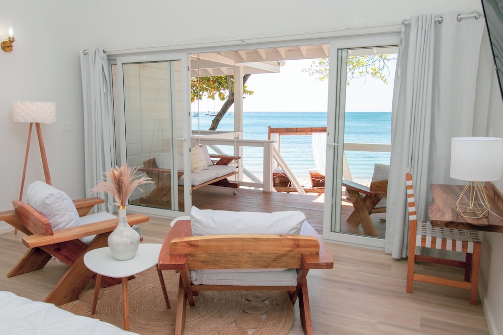 SUPREME KING BEACH FRONT SUITES photo 1
