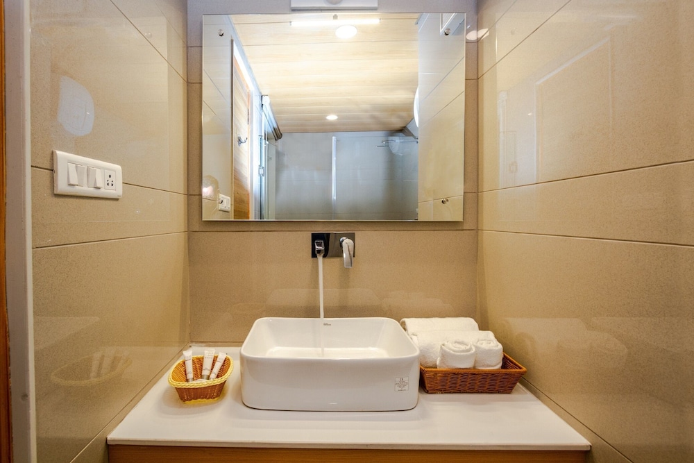 Deluxe Double Room - Photo 6