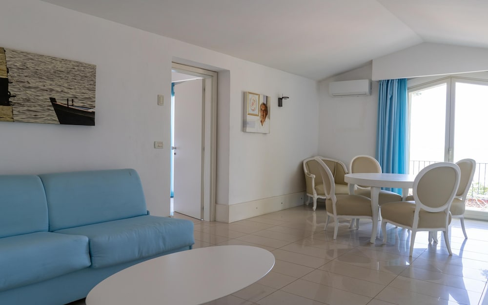 Small Villa - Photo 5