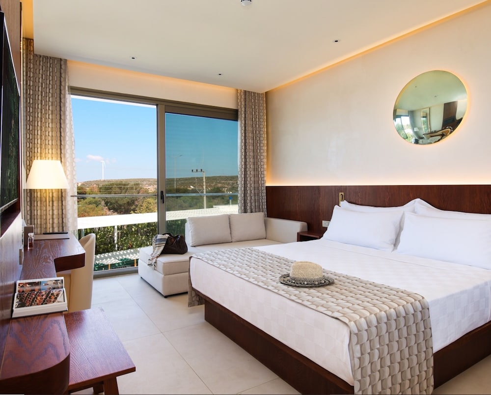Deluxe Room - Photo 1