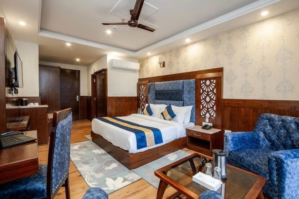 Deluxe Room - Photo 3