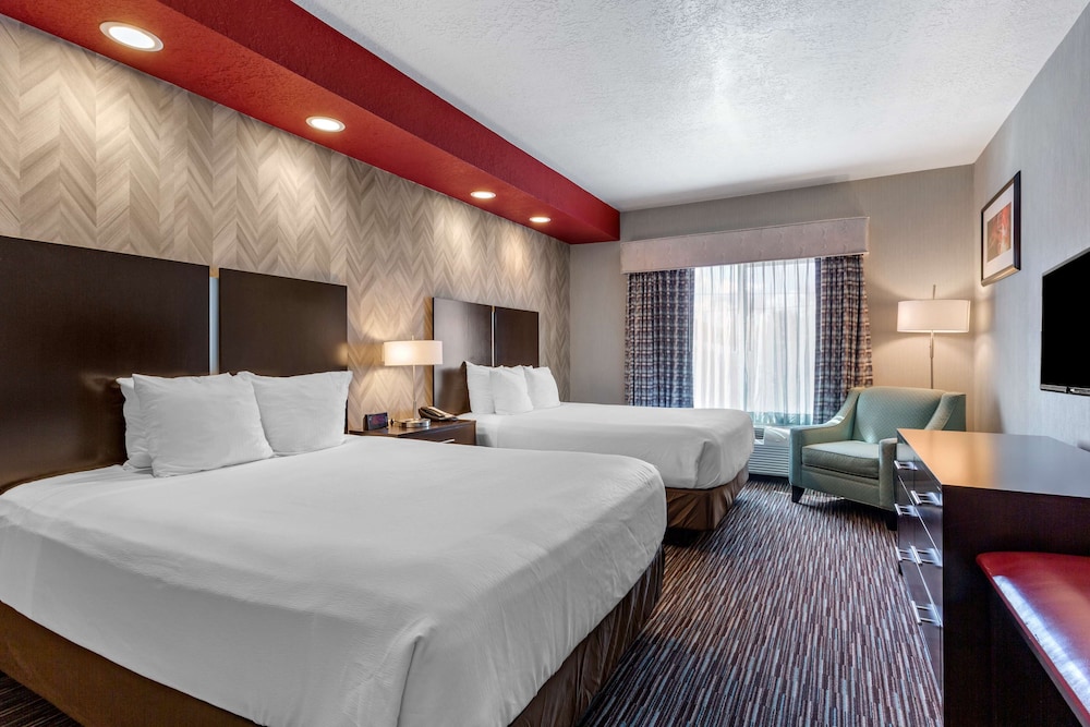 Standard Room, 2 Queen Beds, Non Smoking, Refrigerator & Microwave photo 2