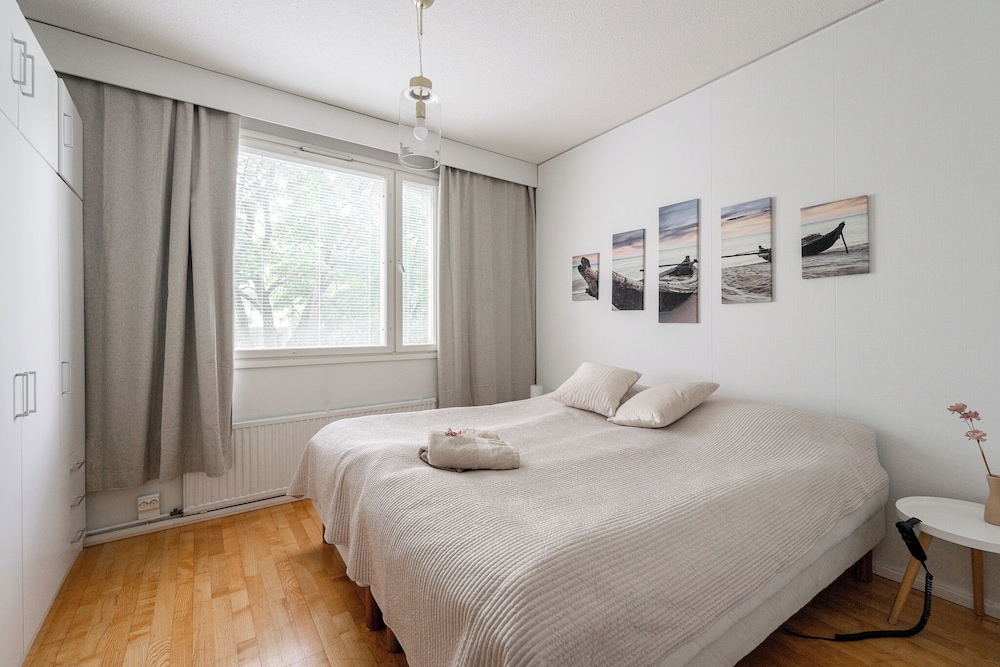 Basic Apartment, Balcony, Courtyard View photo 2