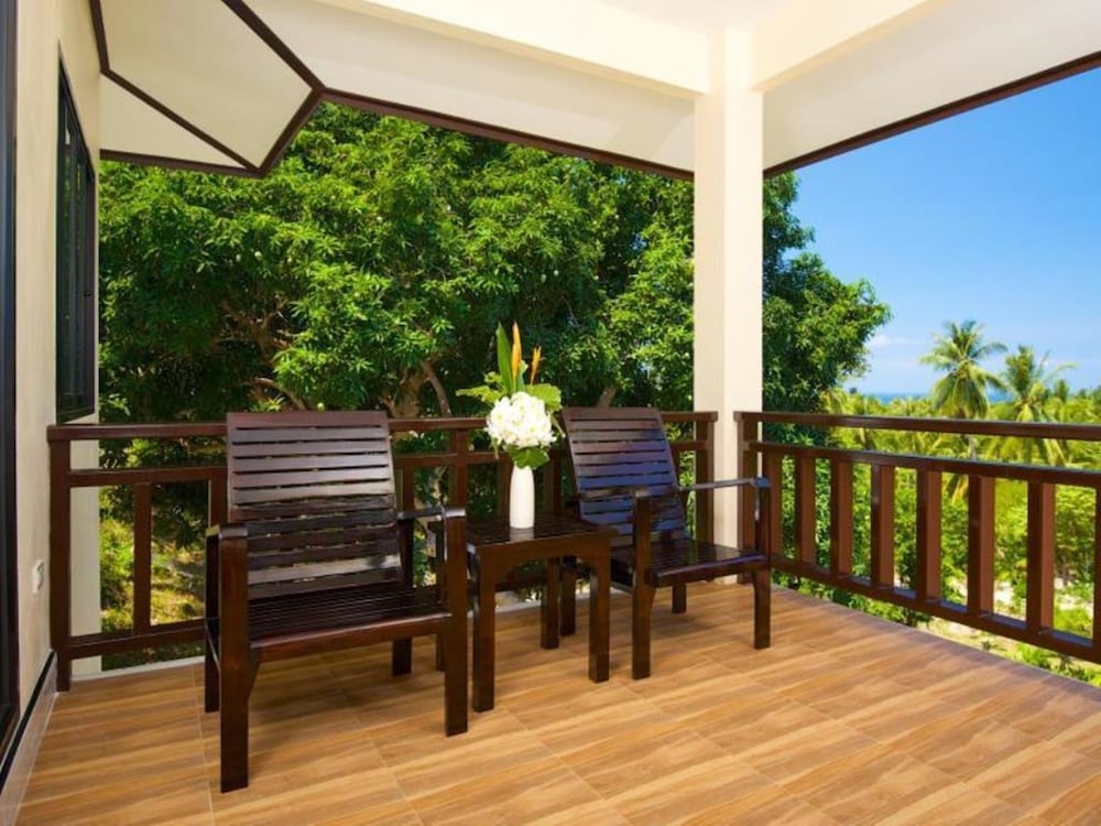 Jungle House furthest away from the beach with 2 Single beds photo 2