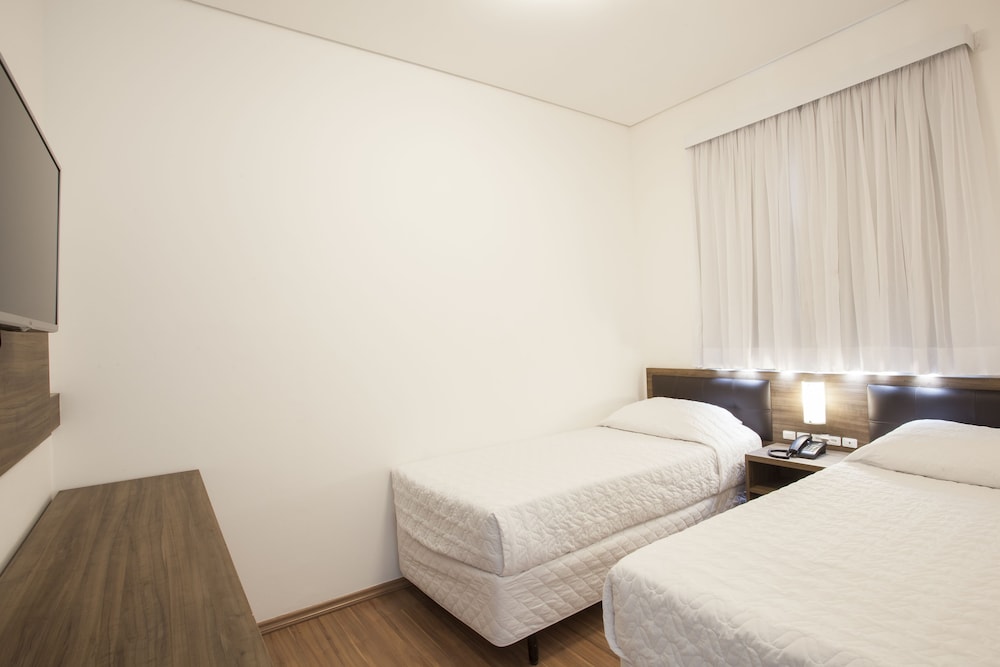 Economy Twin Room, 2 Twin Beds photo 2
