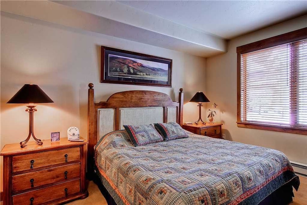 Condo, 1 King Bed with Sofa bed (2112 Timberline Lodge, Trappeur's Cro) photo 1