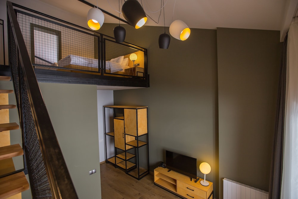 Family Duplex, 2 Bedrooms, Mountain View photo 1