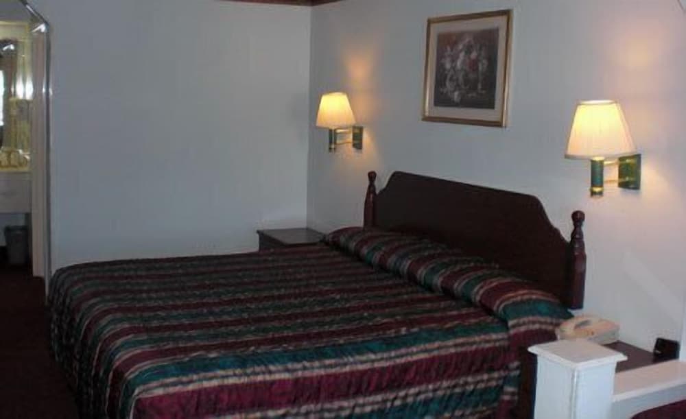 Deluxe Room, Smoking