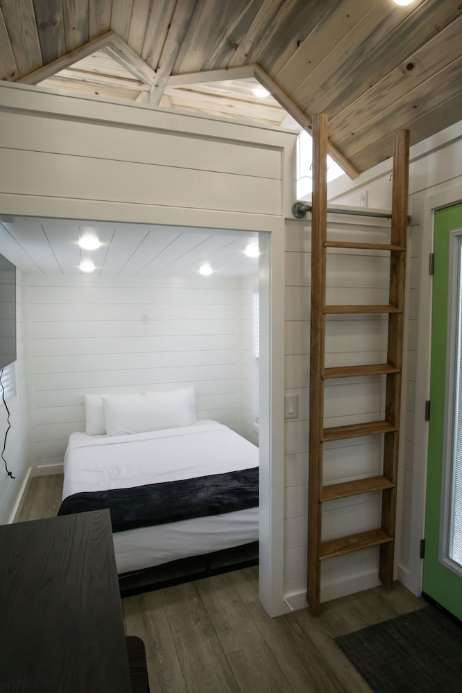Deluxe Cabin photo 1