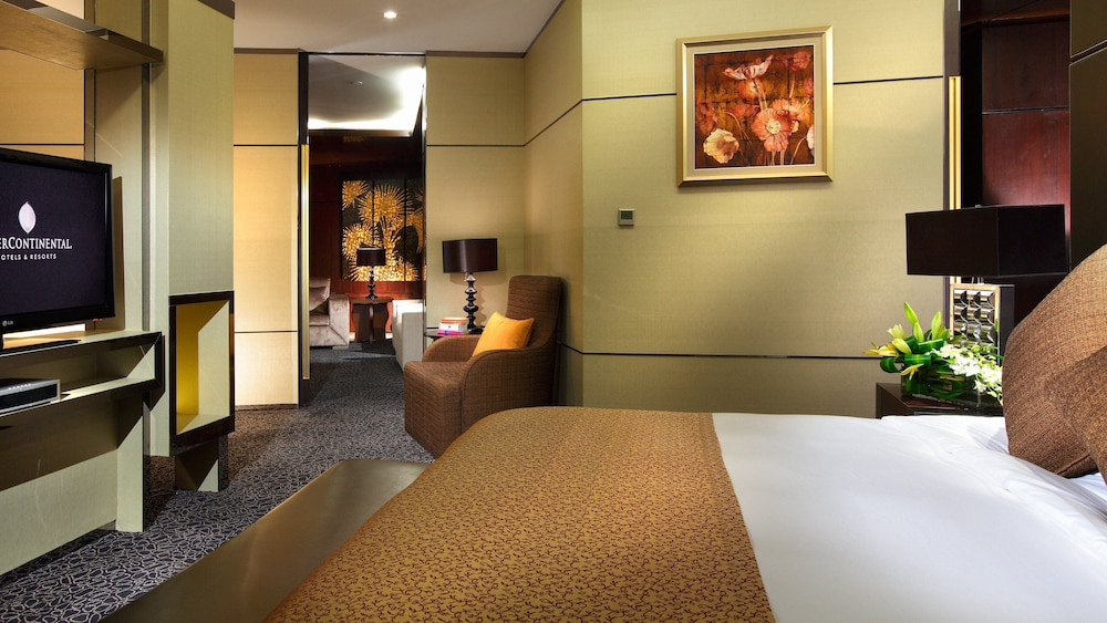 Suite, 1 Bedroom, Lake View (Dining) - Photo 1