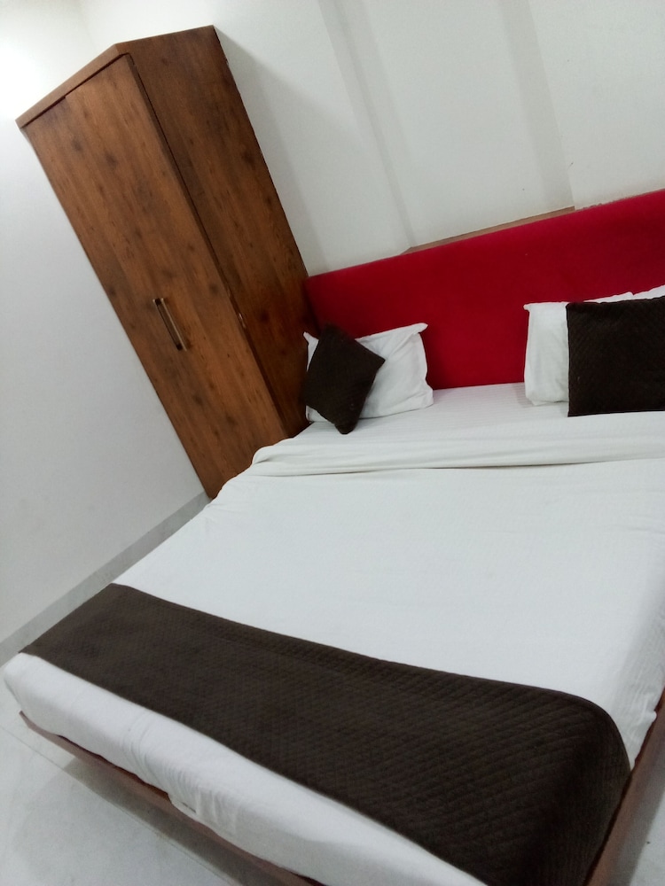 Deluxe Room - Photo 1