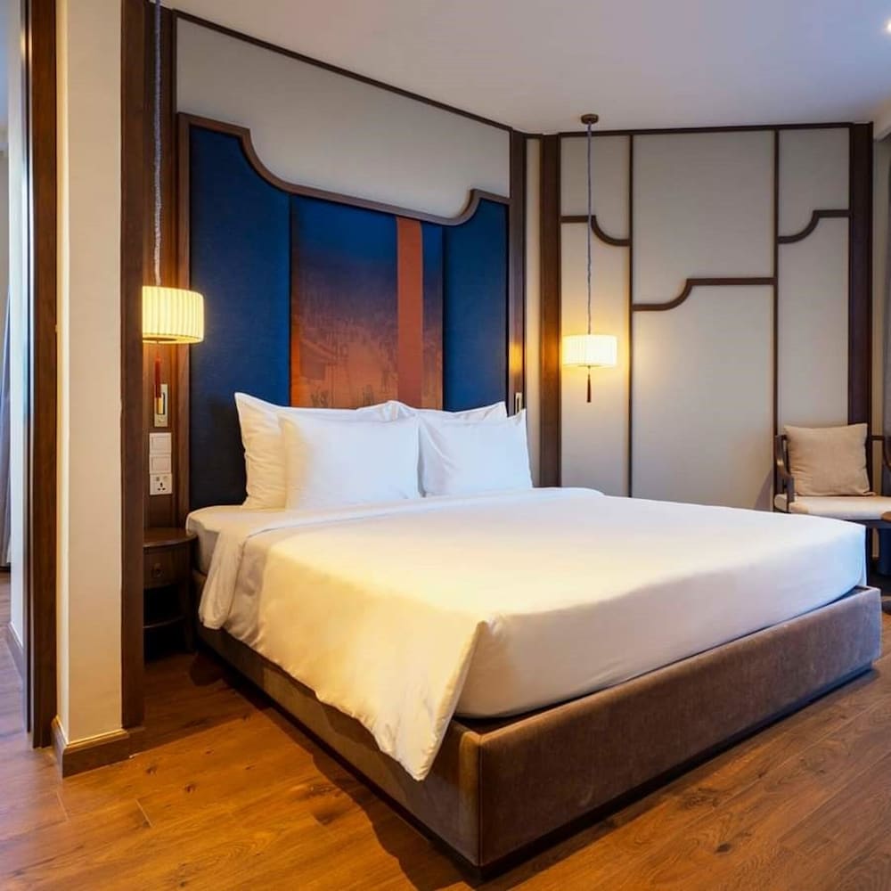 Junior Suite, 1 Bedroom, Private Pool, Partial Ocean View photo 2
