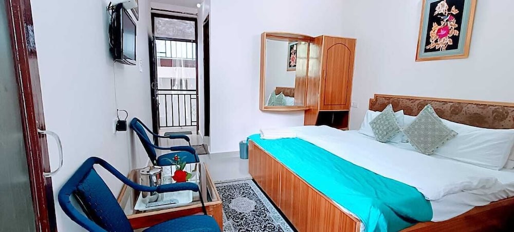 Deluxe Room - Photo 14