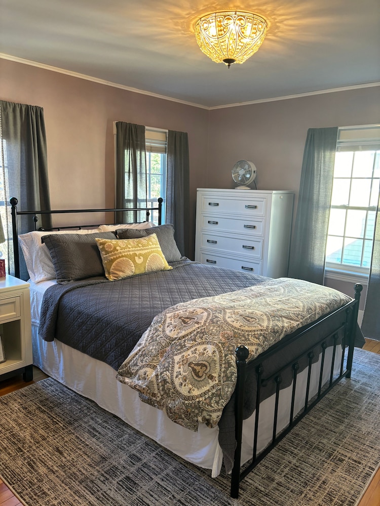 Luxury Single Room, 1 Queen Bed