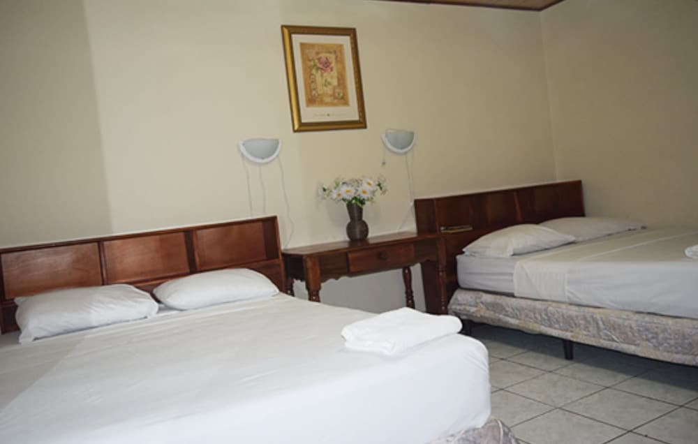 Basic Quadruple Room, Non Smoking photo 3
