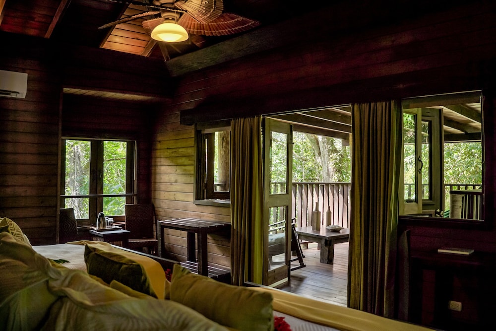 Deluxe Tree House photo 2