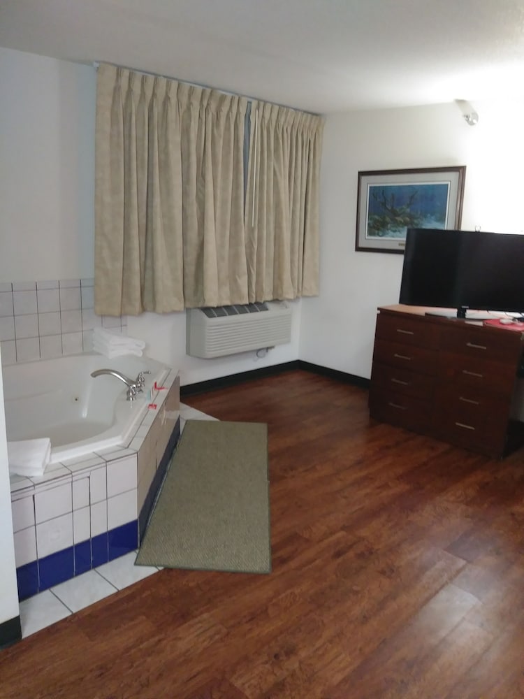 Room, 1 King Bed - Photo 25