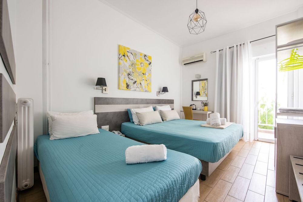 Economy Triple Room - Photo 6
