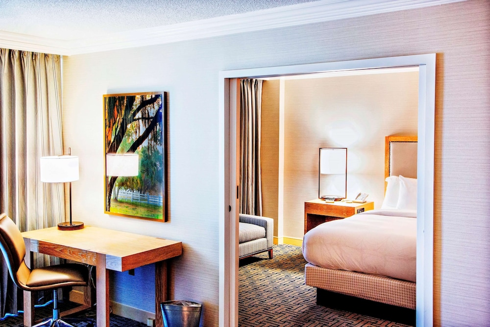 Suite, 1 Bedroom, Accessible (Mobility, Roll-in Shower) photo 1