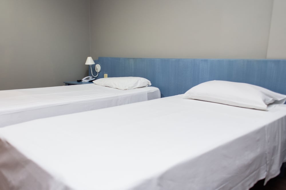 Classic Twin Room, 2 Twin Beds photo 2