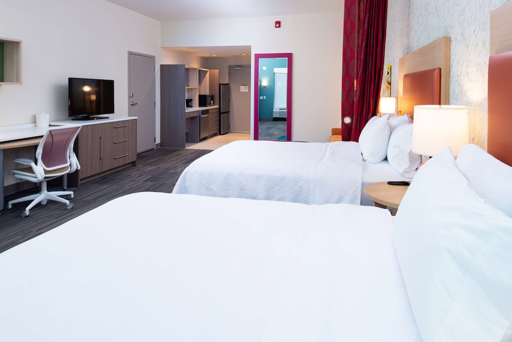 Studio, 2 Queen Beds, Accessible, Bathtub photo 1