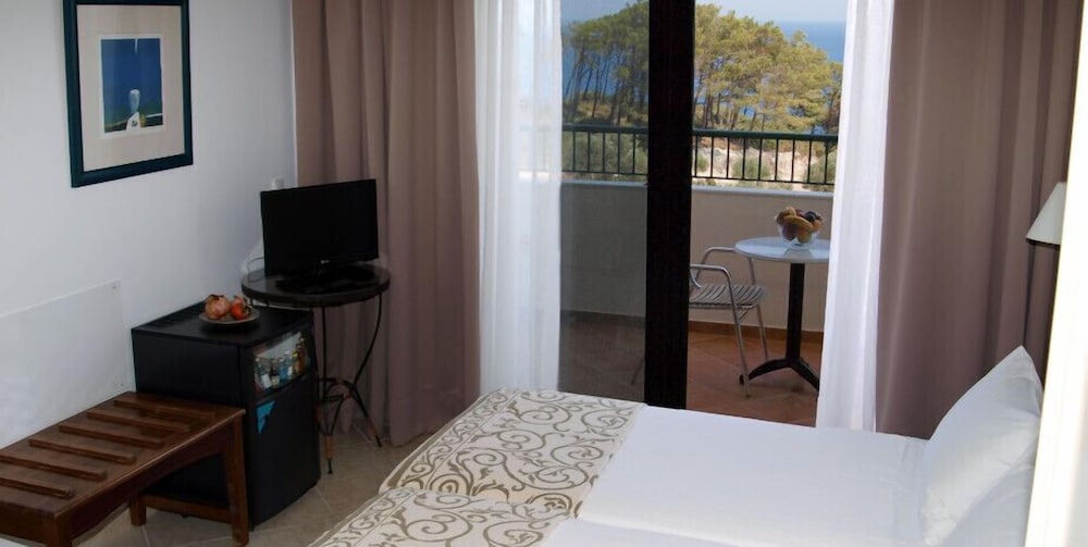 Superior Double Room, Sea View - Photo 3