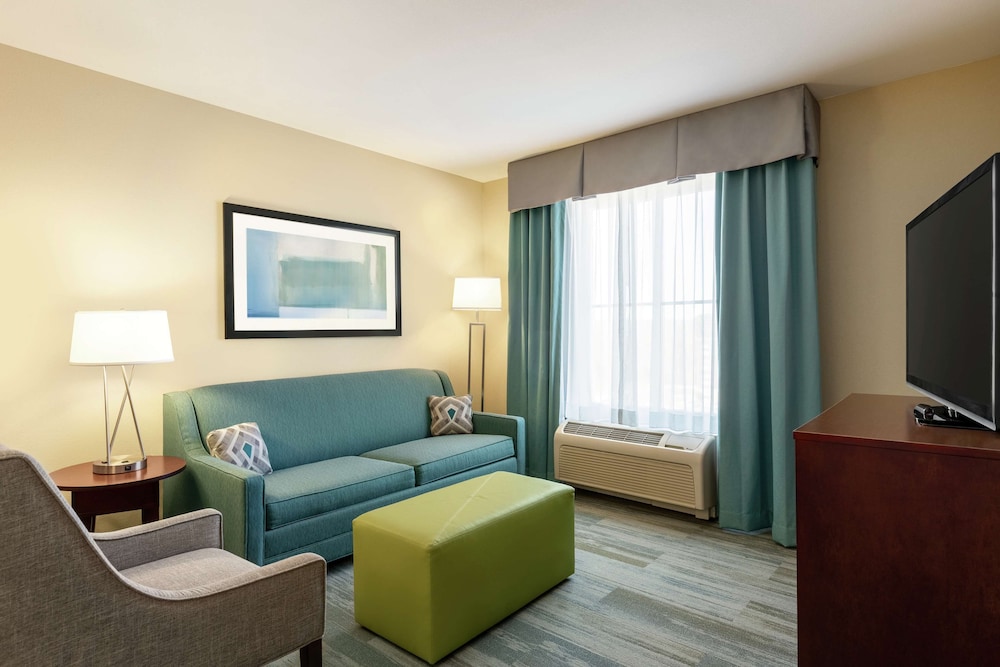 Suite, 1 King Bed - Photo 2