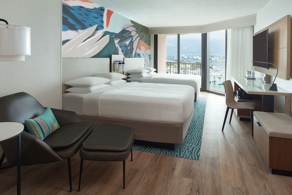 Room, 2 Queen Beds, Balcony (Hearing Accessible)