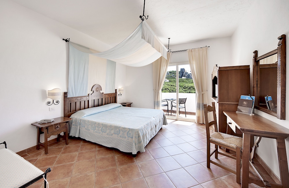 Classic Double Room, Balcony, Garden View - Photo 1