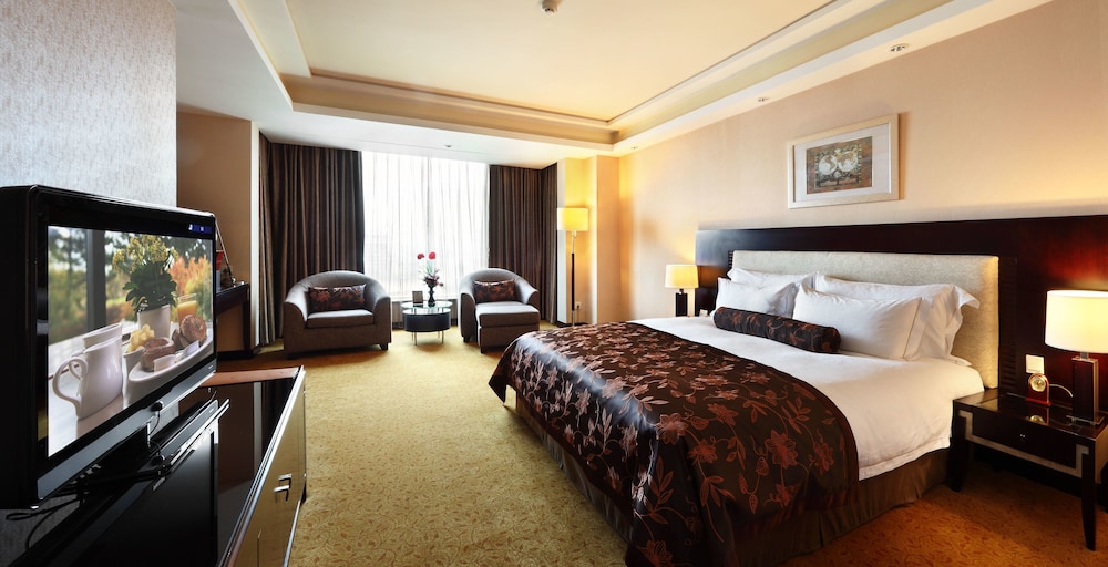 Deluxe King Room photo 3