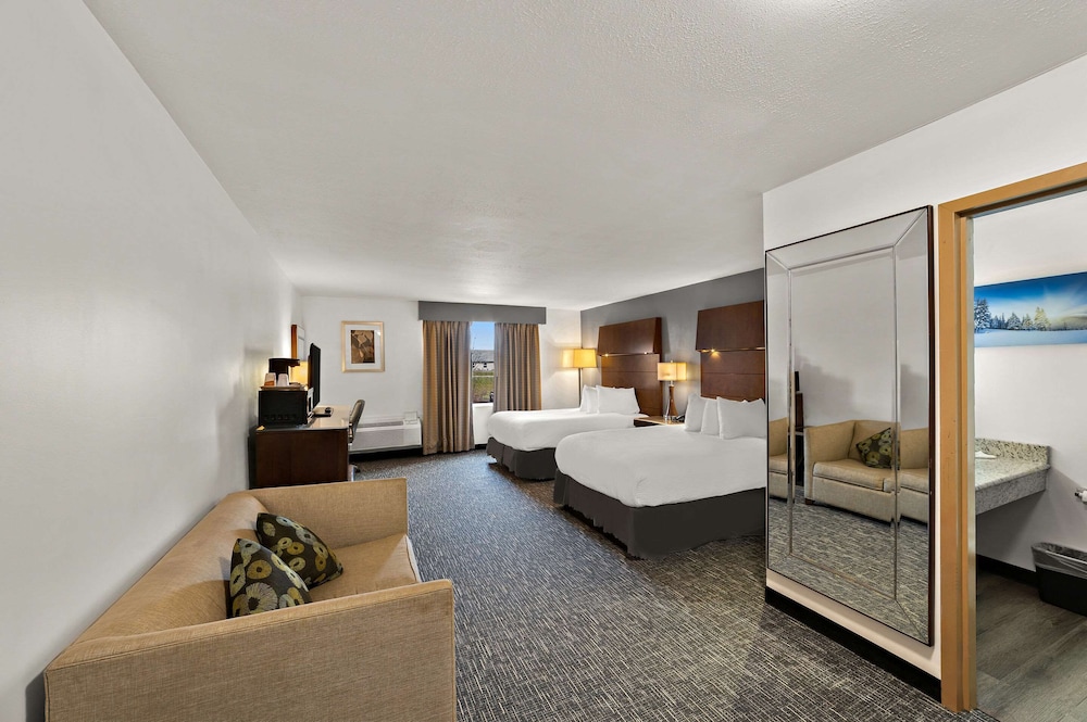 Standard Room, 2 Queen Beds, Non Smoking - Photo 1