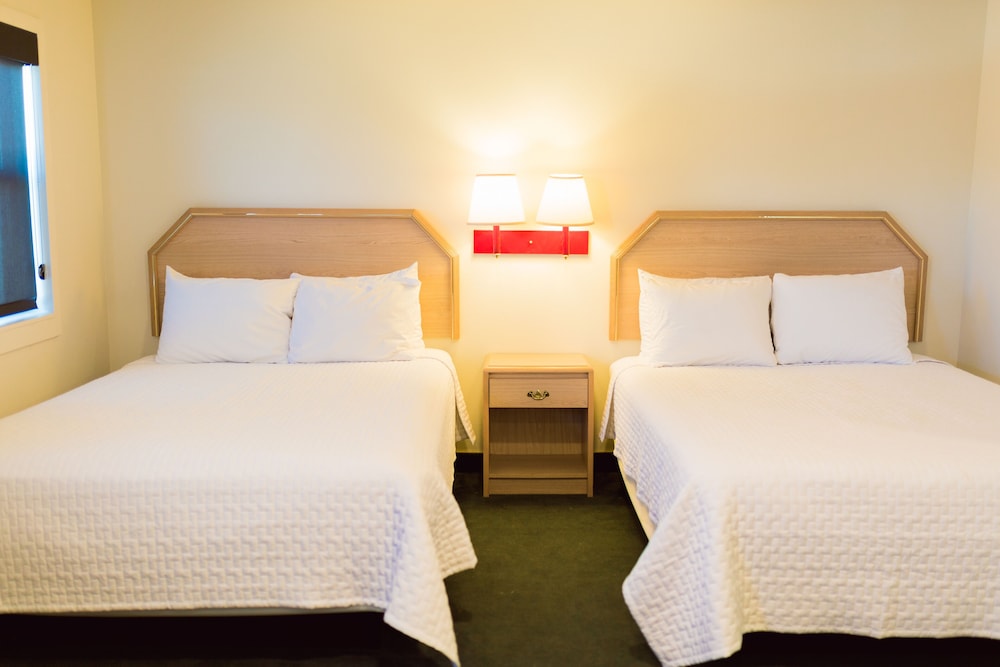 Standard Room, 2 Queen Beds - Photo 2