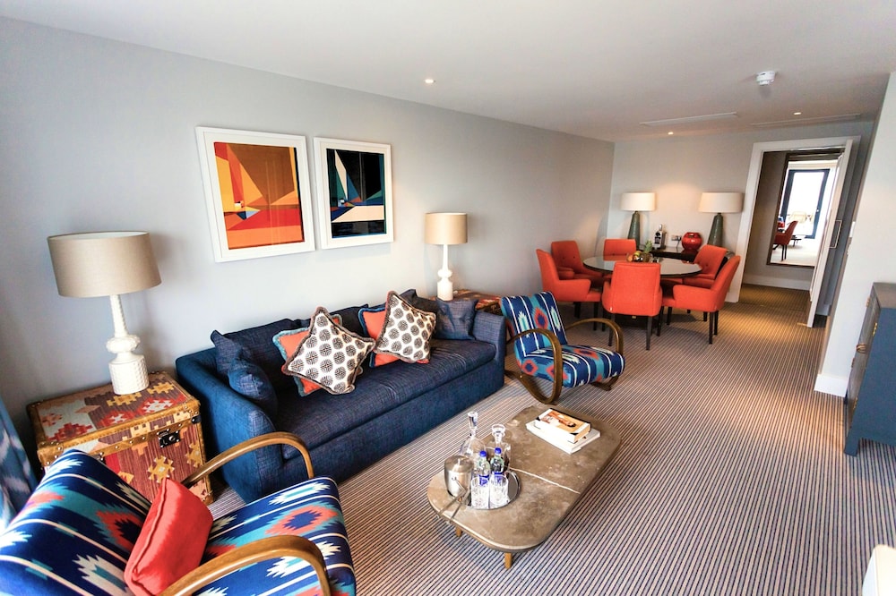 Deluxe Suite, Marina View photo 2