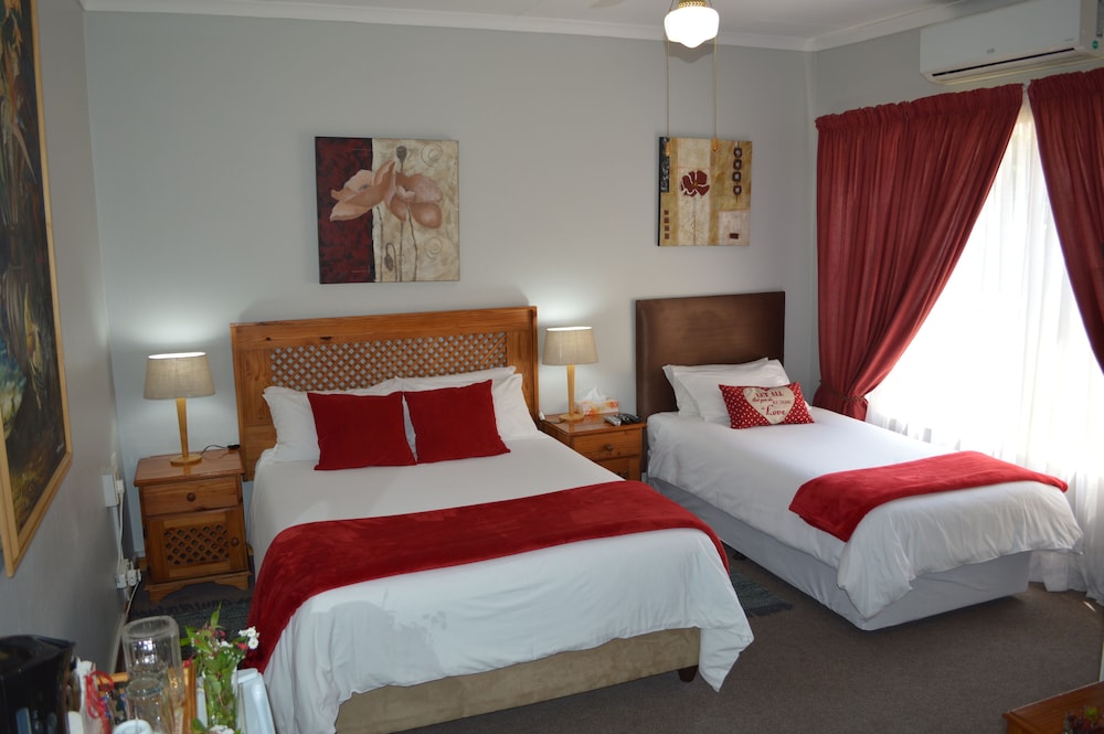Family Triple Room photo 2