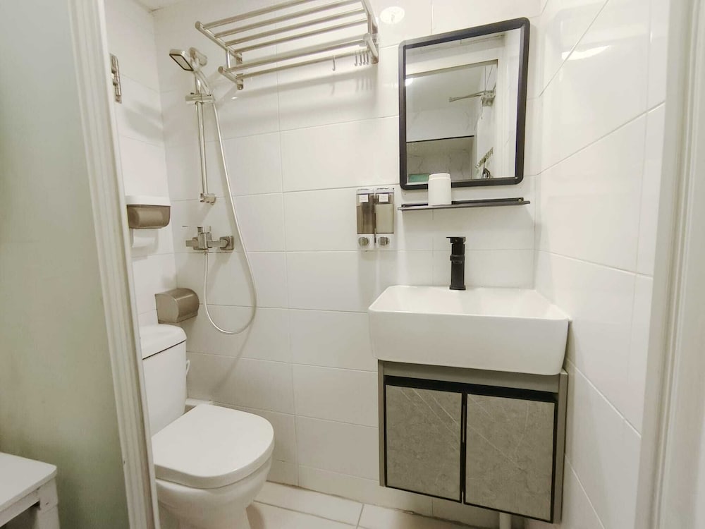 Standard Twin Room - Photo 17