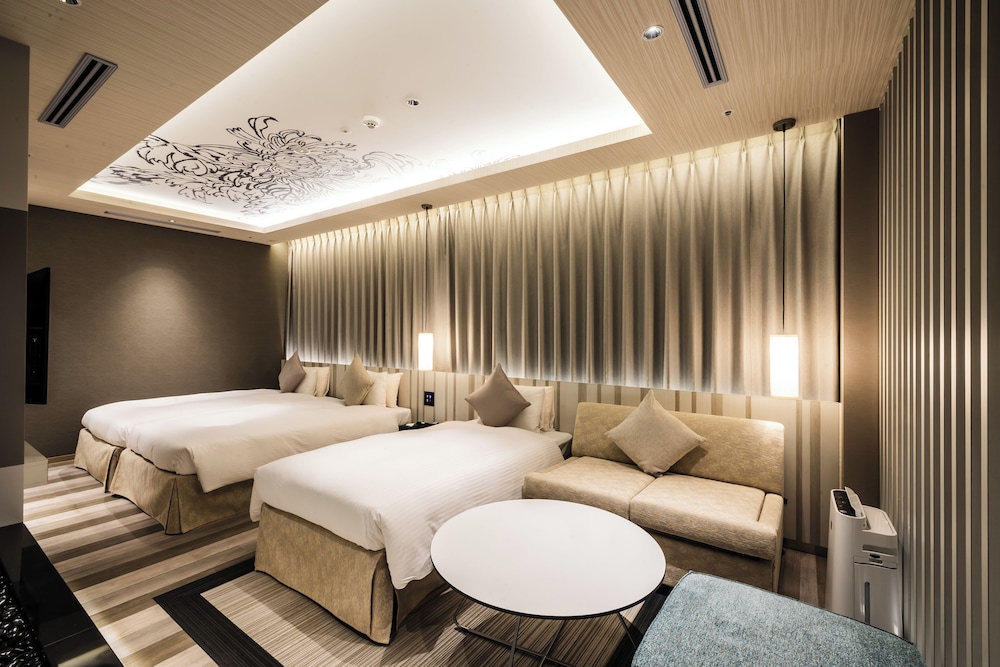 Grand Twin Room, Non Smoking (Alfit Hollywood, For 3-4 people) photo 2