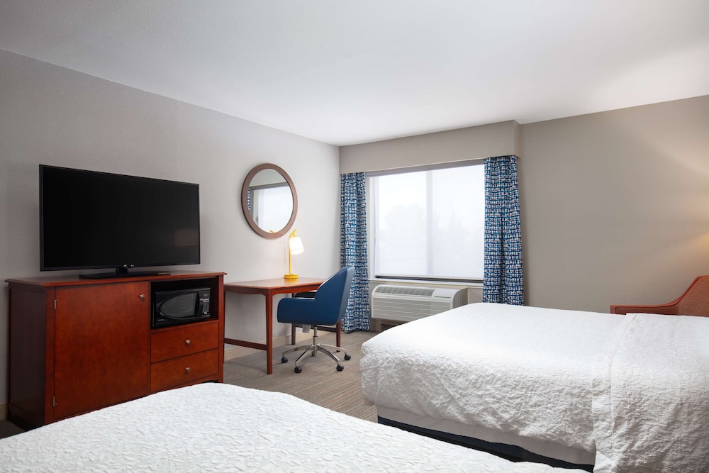 Room, 2 Queen Beds, Accessible, Bathtub (Non-Smoking) - Photo 3