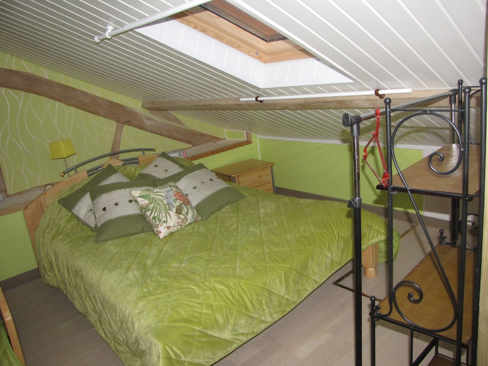 Standard Apartment, Kitchen (Clochette) photo 1